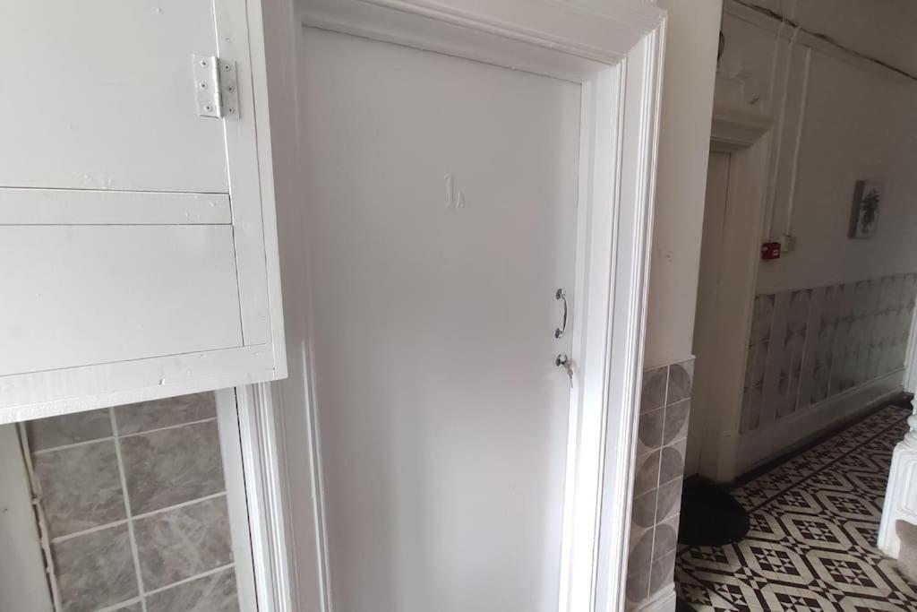 1 Bedroom Studio In A Supurb Area Of 카디프 외부 사진